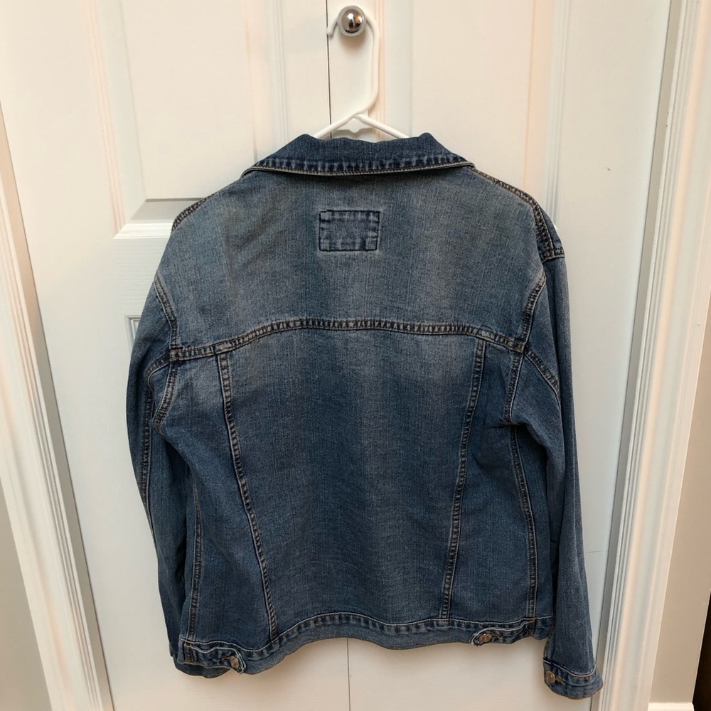 Oversized denim jacket. - Picture 2 of 3